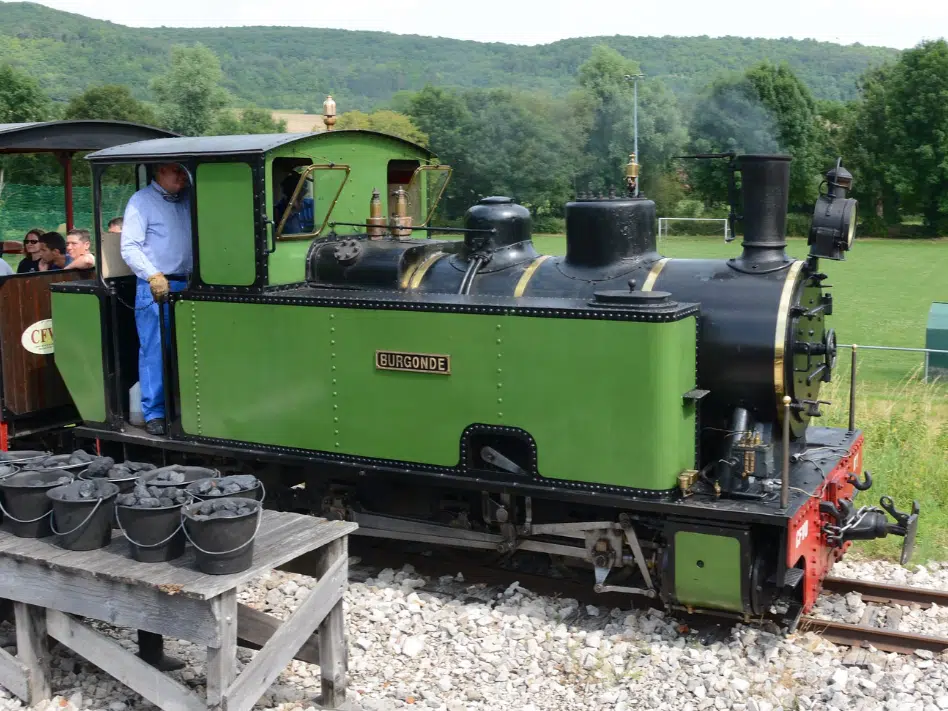 Locomotive Couillet Burgonde