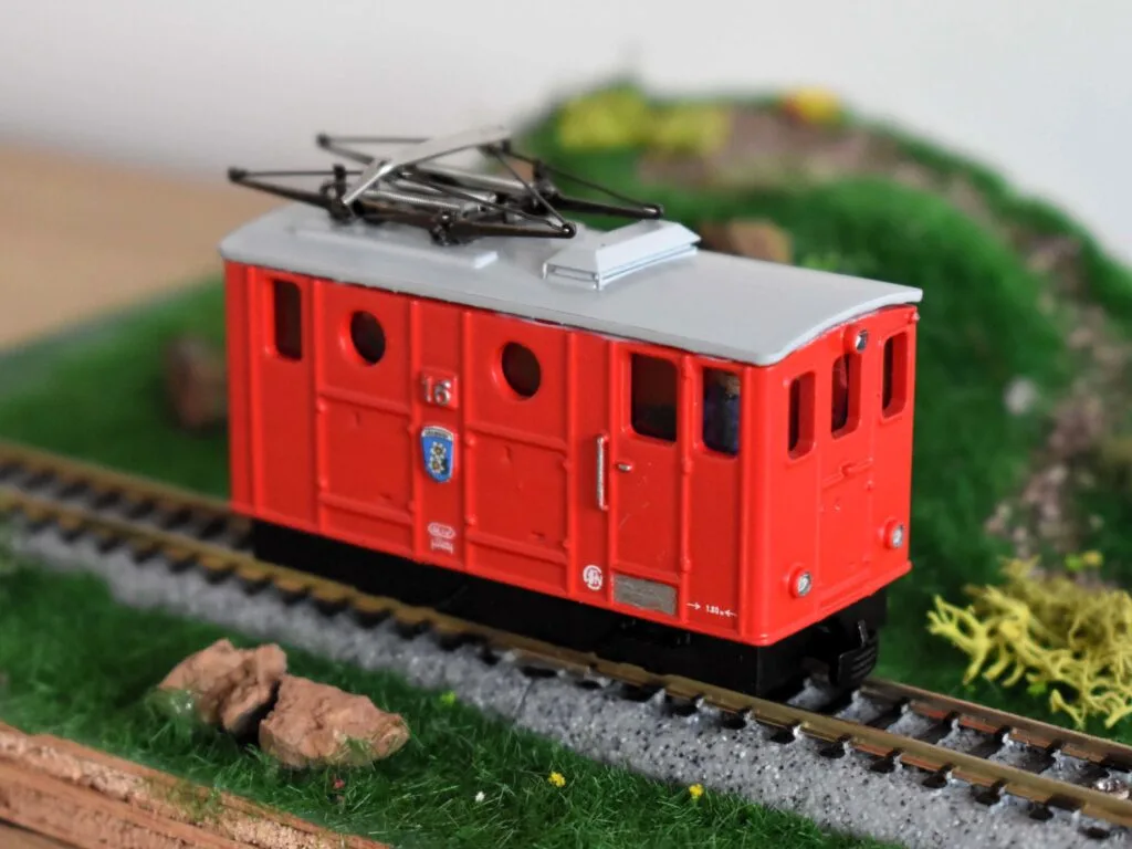 Locomotive HE 2/2 SPB N°16